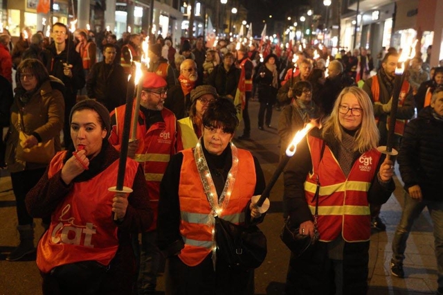 manifestation aux flambeaux